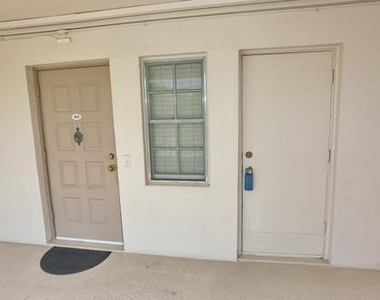 2801 N Palm Aire Drive - Photo Thumbnail 3