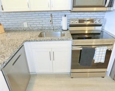 2801 N Palm Aire Drive - Photo Thumbnail 25