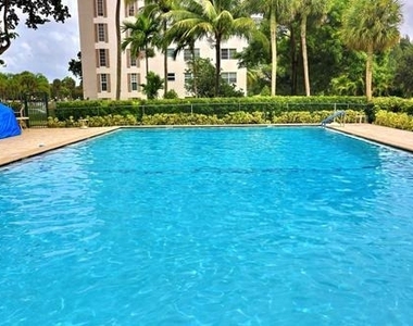 2801 N Palm Aire Drive - Photo Thumbnail 37