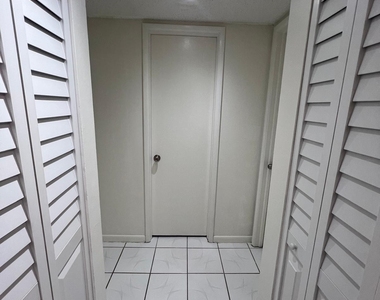 3294 Nw 104th Avenue - Photo Thumbnail 6
