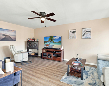 2920 Cynthia Lane - Photo Thumbnail 5
