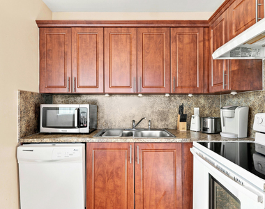 2920 Cynthia Lane - Photo Thumbnail 7