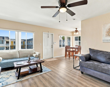 2920 Cynthia Lane - Photo Thumbnail 4