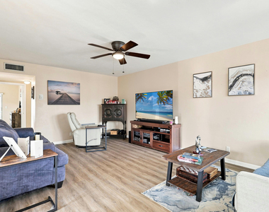 2920 Cynthia Lane - Photo Thumbnail 10