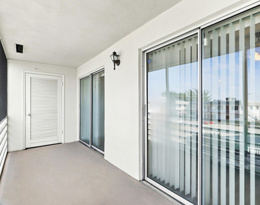 2920 Cynthia Lane - Photo Thumbnail 15