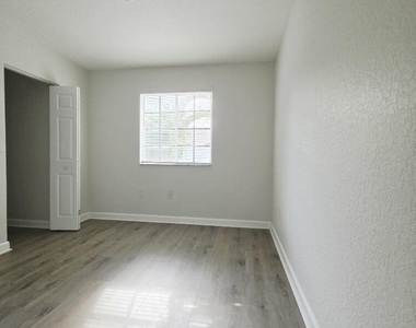 4154 Napoli Lake Drive - Photo Thumbnail 10