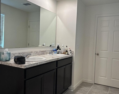 6140 Nw Regent Street - Photo Thumbnail 7