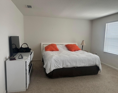 6140 Nw Regent Street - Photo Thumbnail 2