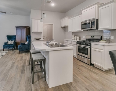 2408 Finesilver Lane - Photo Thumbnail 7