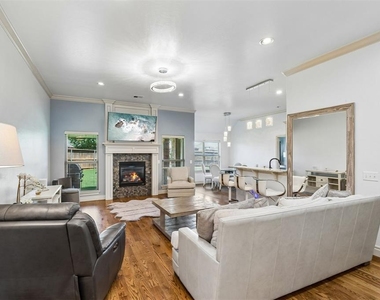 8421 126th Street - Photo Thumbnail 10