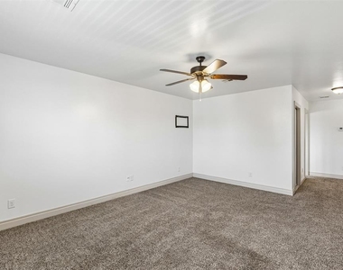 8421 126th Street - Photo Thumbnail 35
