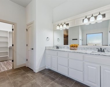 8421 126th Street - Photo Thumbnail 22