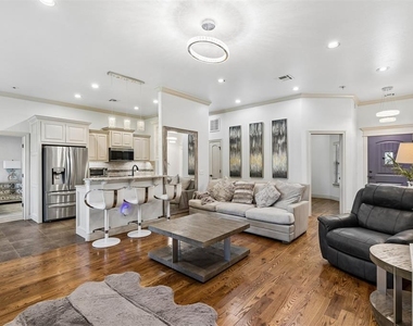 8421 126th Street - Photo Thumbnail 6
