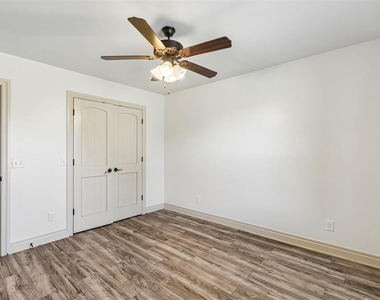 8421 126th Street - Photo Thumbnail 33