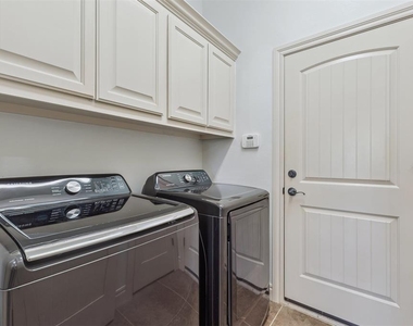 8421 126th Street - Photo Thumbnail 38