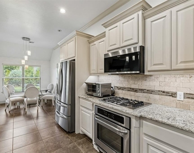 8421 126th Street - Photo Thumbnail 14