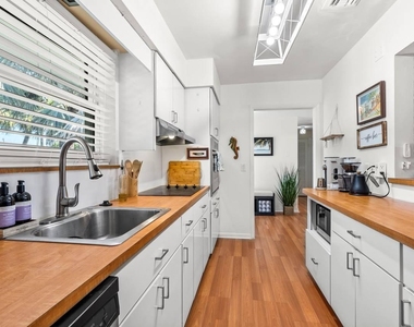 430 Ne 43rd Street - Photo Thumbnail 43