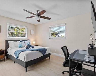 430 Ne 43rd Street - Photo Thumbnail 26