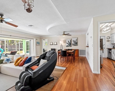 430 Ne 43rd Street - Photo Thumbnail 23