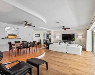 430 Ne 43rd Street - Photo Thumbnail 27