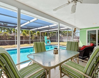430 Ne 43rd Street - Photo Thumbnail 9