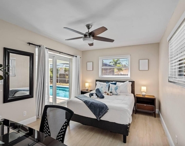 430 Ne 43rd Street - Photo Thumbnail 14