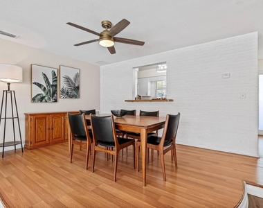 430 Ne 43rd Street - Photo Thumbnail 12