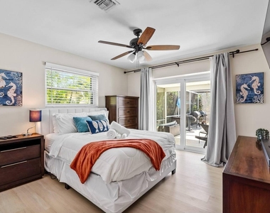 430 Ne 43rd Street - Photo Thumbnail 19