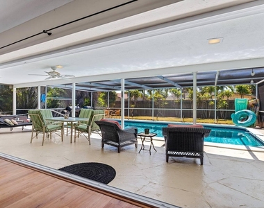 430 Ne 43rd Street - Photo Thumbnail 10