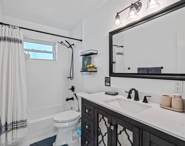 430 Ne 43rd Street - Photo Thumbnail 22