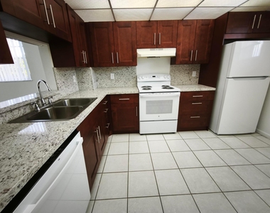 8720 Shadow Wood Boulevard - Photo Thumbnail 1