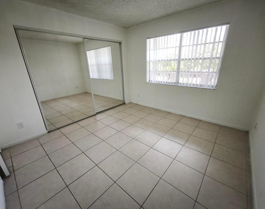 8720 Shadow Wood Boulevard - Photo Thumbnail 6