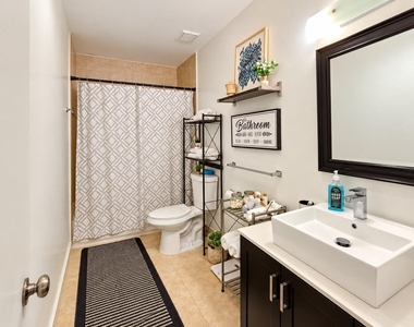 250 Lakeside Circle - Photo Thumbnail 10
