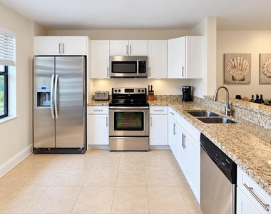 250 Lakeside Circle - Photo Thumbnail 1