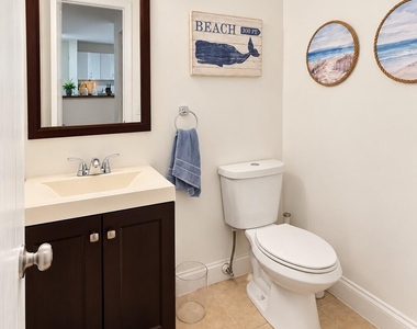 250 Lakeside Circle - Photo Thumbnail 5