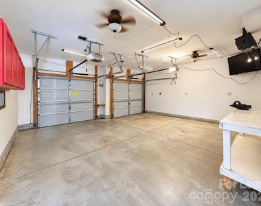 133 Altondale Drive - Photo Thumbnail 13
