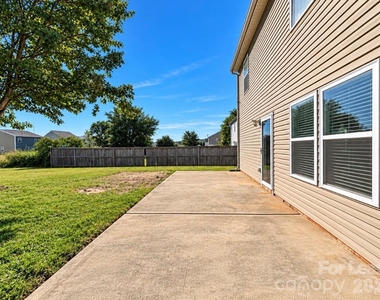 133 Altondale Drive - Photo Thumbnail 14
