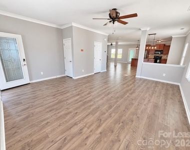 133 Altondale Drive - Photo Thumbnail 4