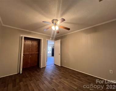 313 E Washington Avenue - Photo Thumbnail 10