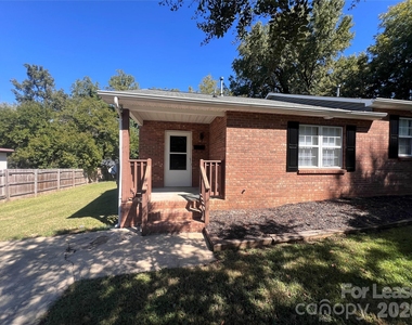 313 E Washington Avenue - Photo Thumbnail 1