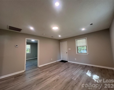 306 E Texas Avenue - Photo Thumbnail 2