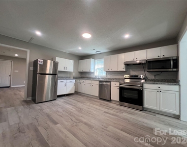 306 E Texas Avenue - Photo Thumbnail 4