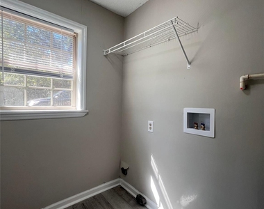 306 E Texas Avenue - Photo Thumbnail 12