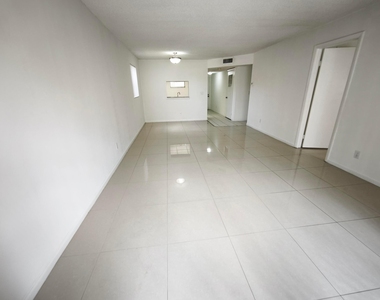 8720 Shadow Wood Boulevard - Photo Thumbnail 7