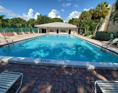 8720 Shadow Wood Boulevard - Photo Thumbnail 10