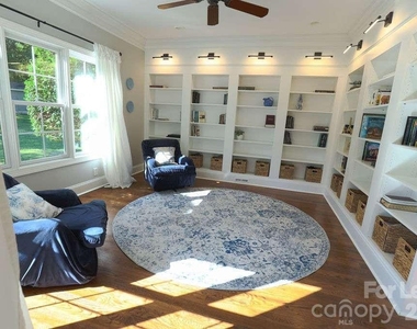 107 Sunset Bay Drive - Photo Thumbnail 10