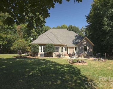 107 Sunset Bay Drive - Photo Thumbnail 15