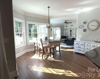 107 Sunset Bay Drive - Photo Thumbnail 11
