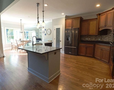 107 Sunset Bay Drive - Photo Thumbnail 17