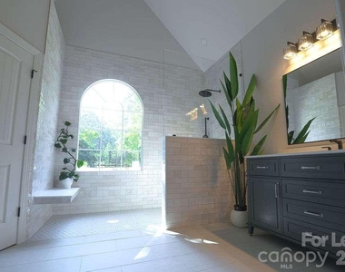 107 Sunset Bay Drive - Photo Thumbnail 3